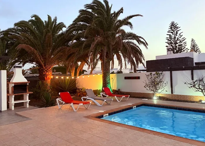 빌라 Three Palms Villa,