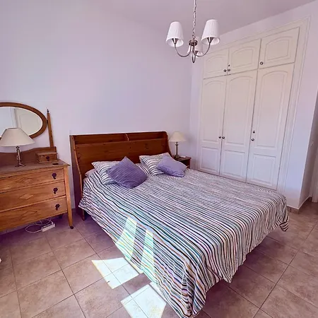 וילה Three Palms Villa, *