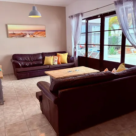 וילה Three Palms Villa, פלאיה בלנקה