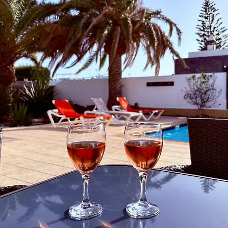 Three Palms Villa, וילה *